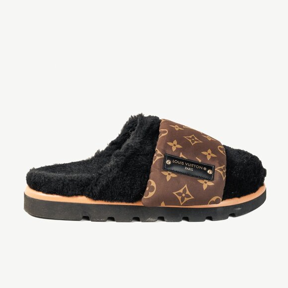 Louis Vuitton 2022 Pool Pillow Comfort Mules in Black Shearling & Monogram Nylon - Picture 1 of 12